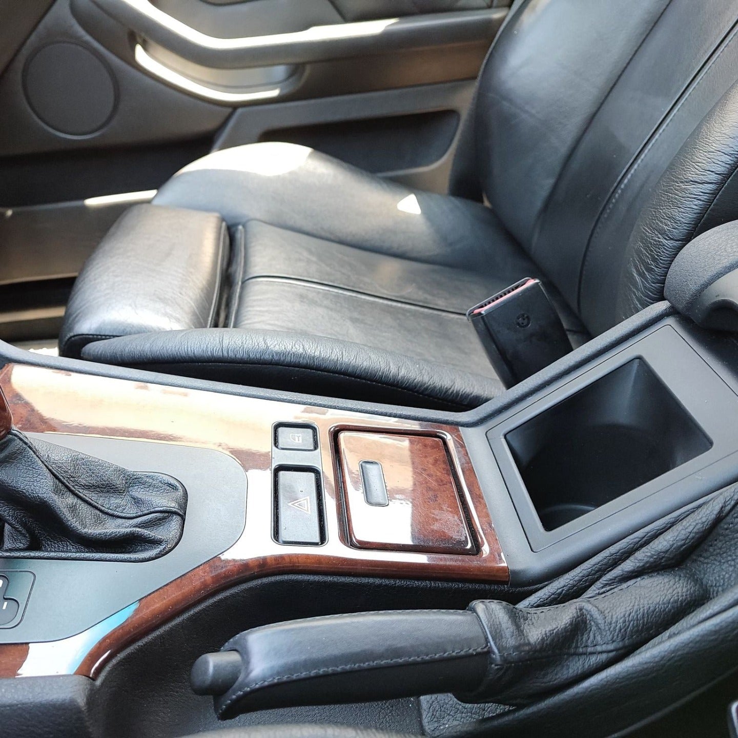 BMW E39 Кутия за съхранение Поставка за чаша/поставка за напитки