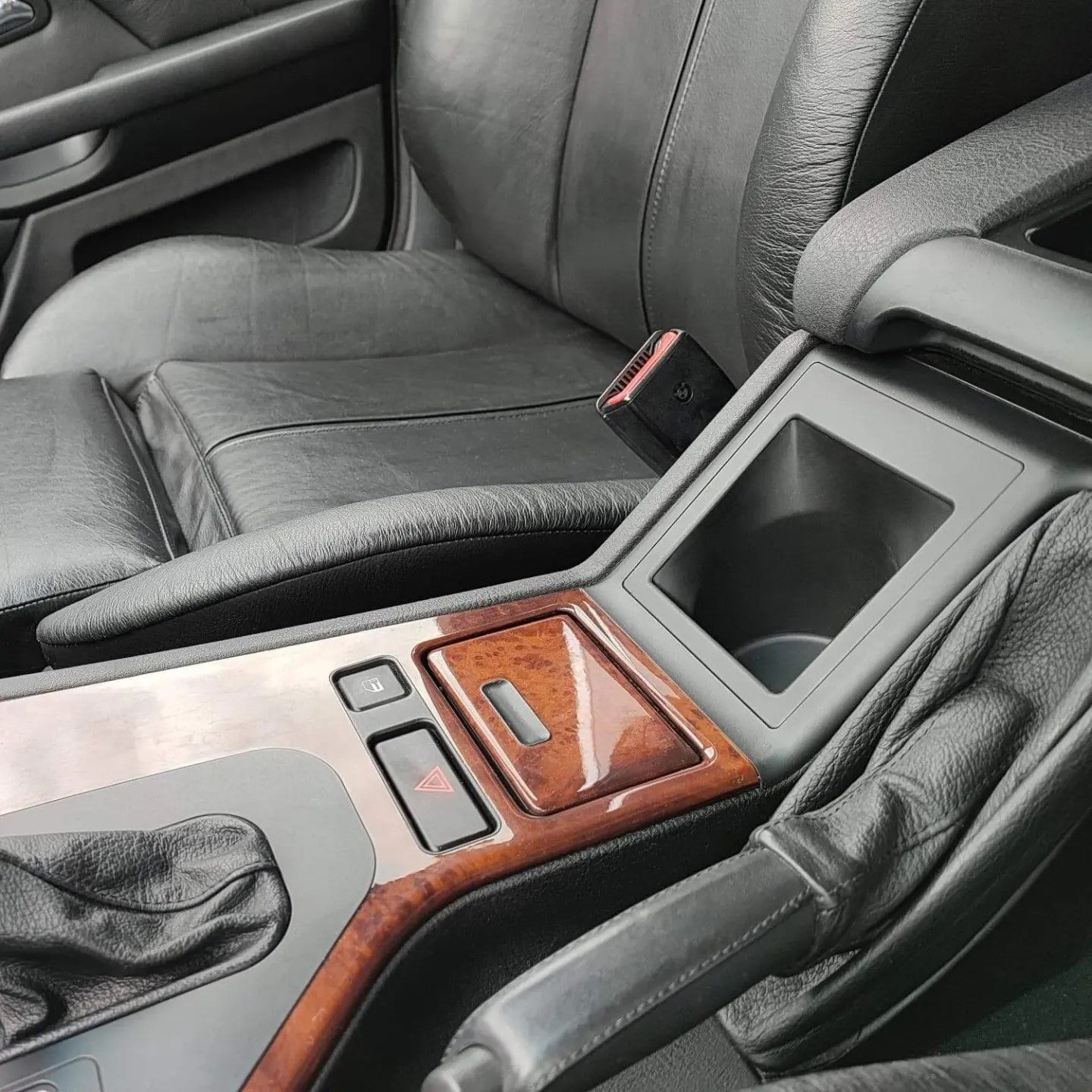 BMW E39 Кутия за съхранение Поставка за чаша/поставка за напитки